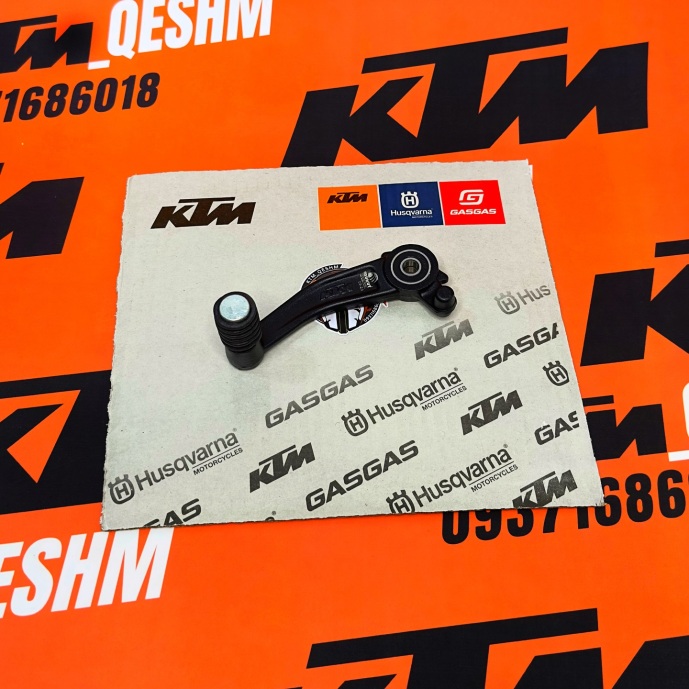 پدال دنده درجه یک کی تی ام اتاق قدیم